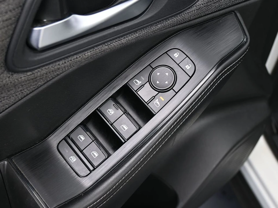 2023 Nissan Rogue - Image 17 of 21