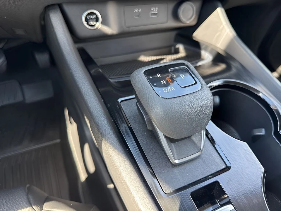 2023 Nissan Rogue - Image 17 of 21