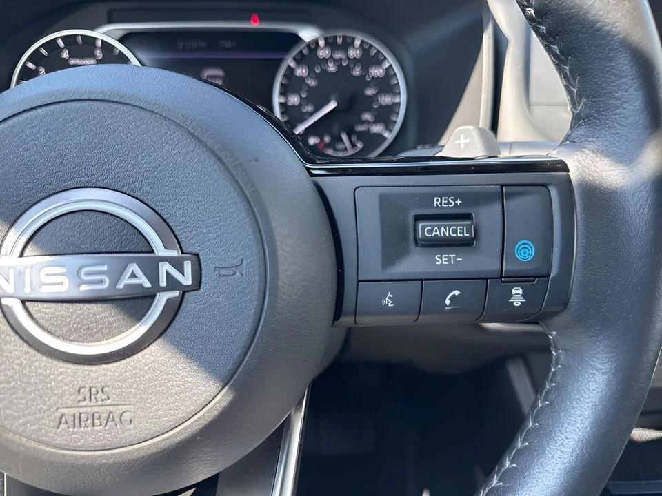 2023 Nissan Rogue - Image 16 of 21