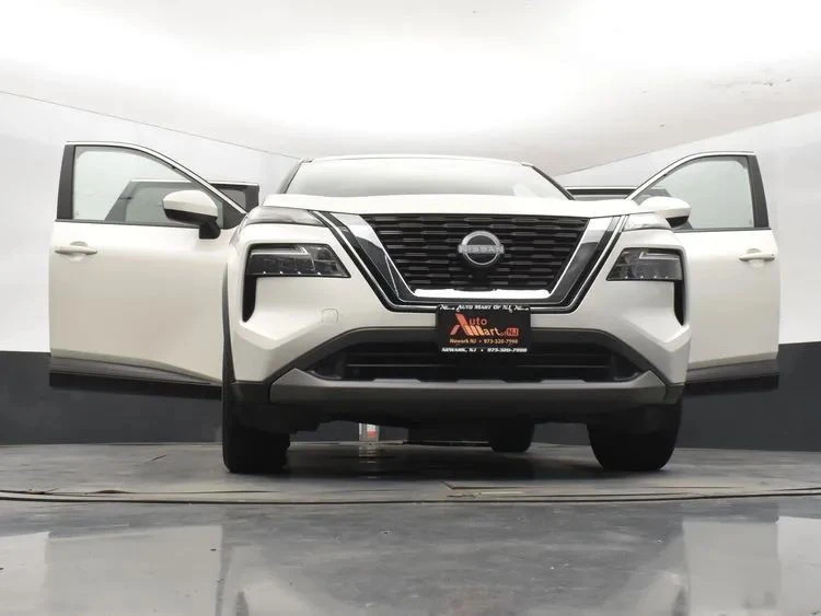 2023 Nissan Rogue - Image 11 of 12