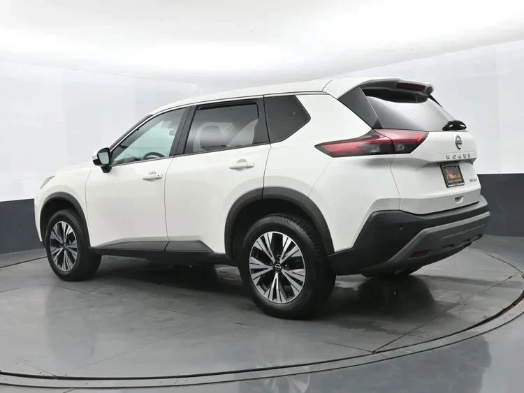 2023 Nissan Rogue - Image 9 of 12