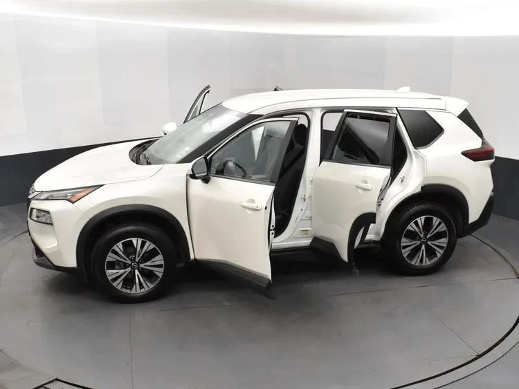 2023 Nissan Rogue - Image 7 of 12