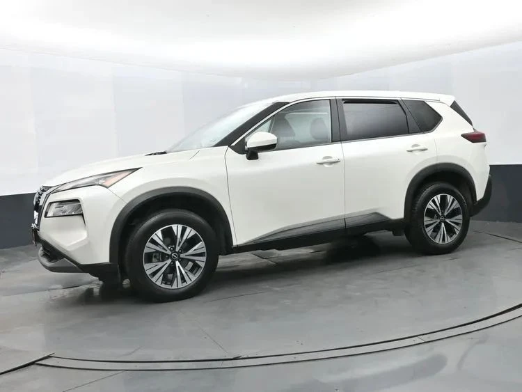 2023 Nissan Rogue - Image 5 of 12