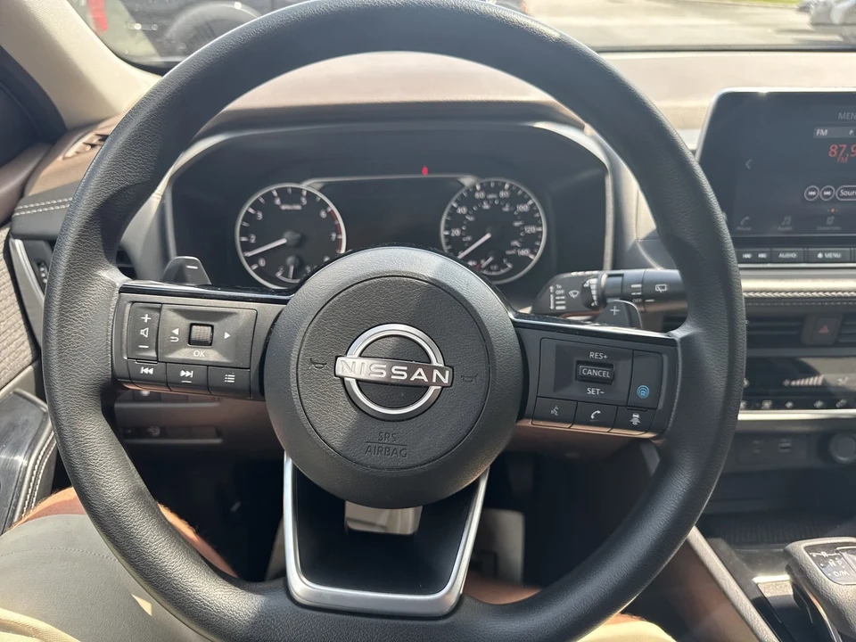 2023 Nissan Rogue - Image 15 of 21
