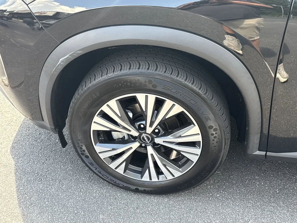 2023 Nissan Rogue - Image 10 of 21