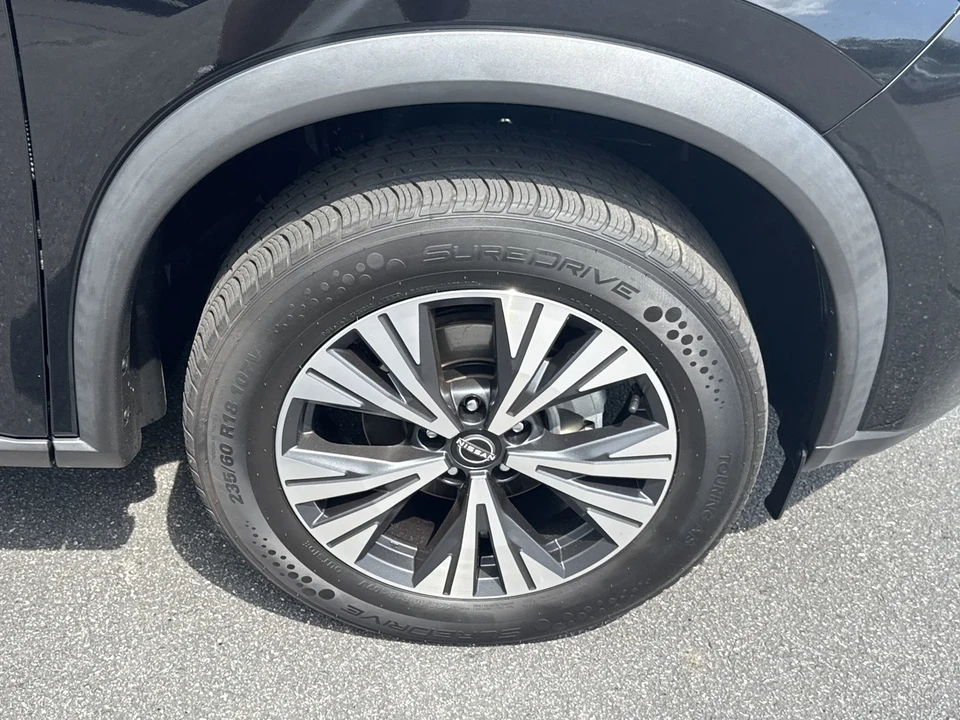 2023 Nissan Rogue - Image 13 of 21