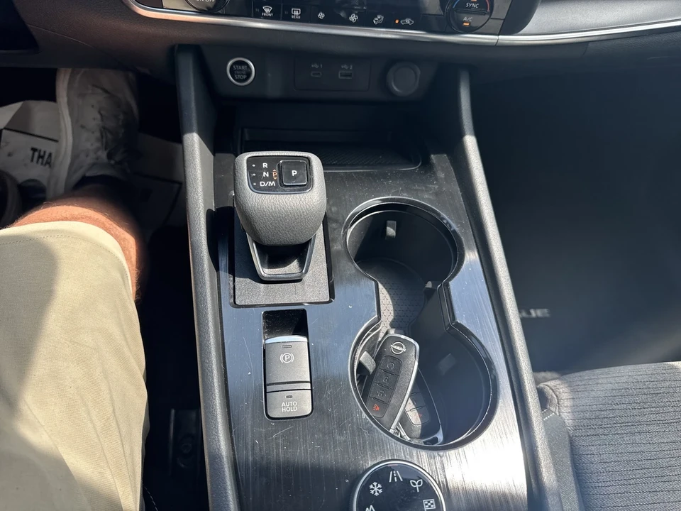 2023 Nissan Rogue - Image 18 of 21