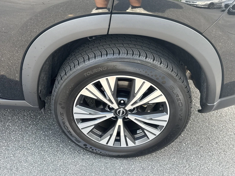 2023 Nissan Rogue - Image 11 of 12
