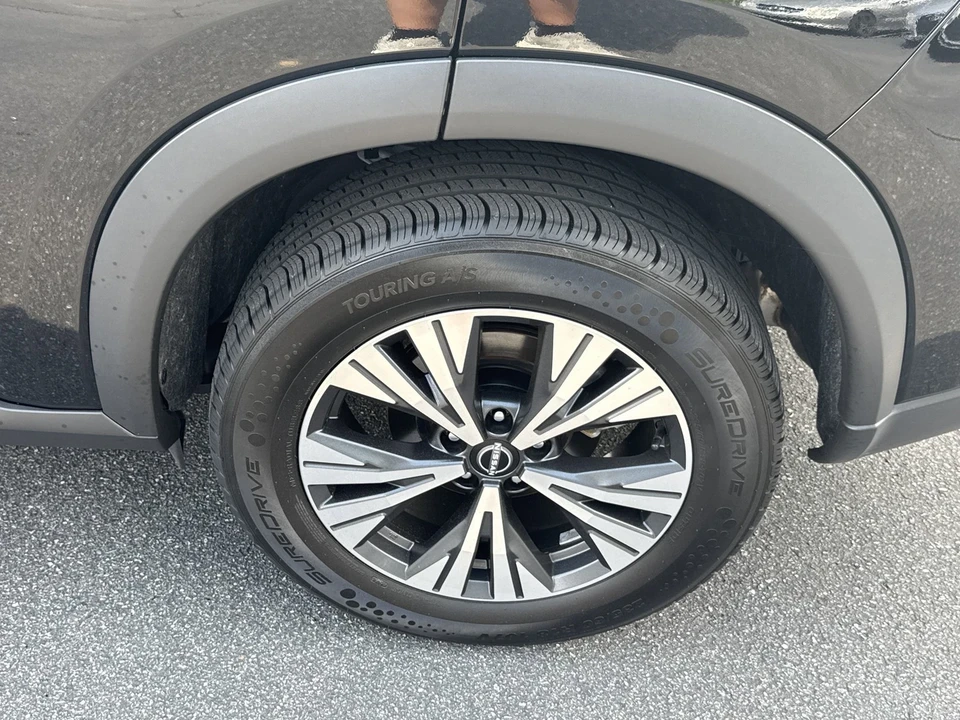 2023 Nissan Rogue - Image 11 of 21