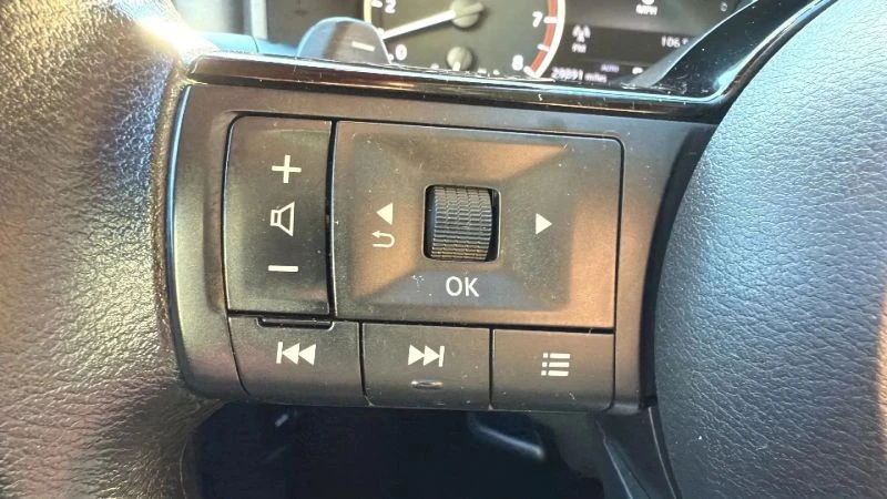 2023 Nissan Rogue - Image 12 of 12