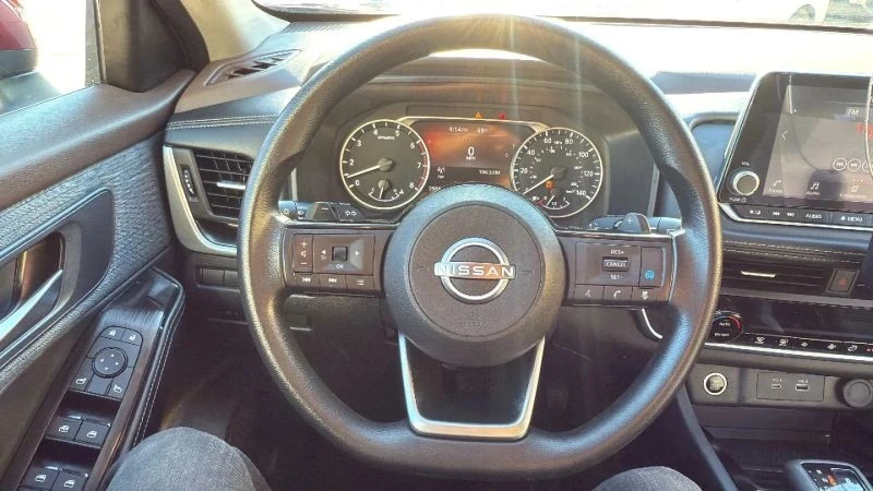 2023 Nissan Rogue - Image 10 of 12