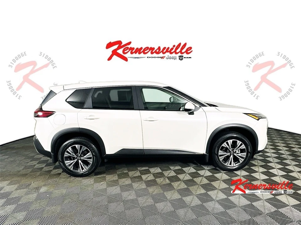 2023 Nissan Rogue - Image 8 of 21