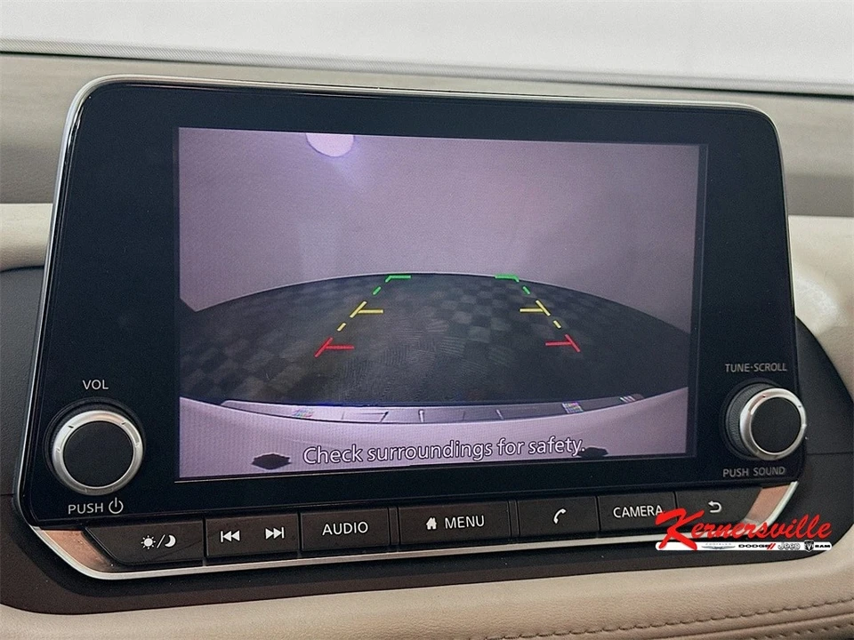 2023 Nissan Rogue - Image 19 of 21
