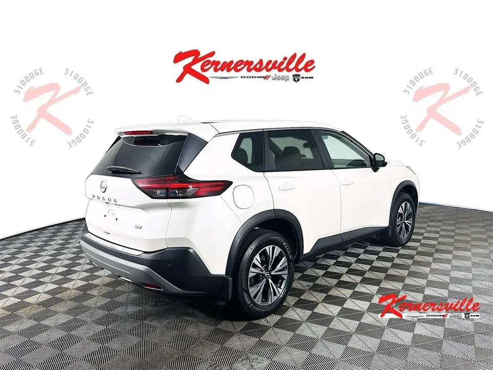 2023 Nissan Rogue - Image 7 of 21