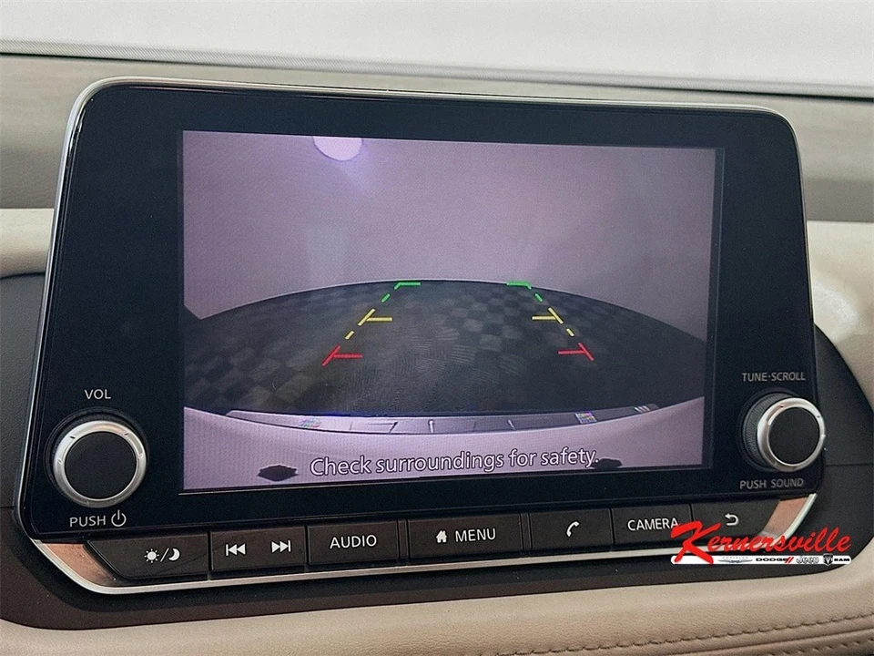 2023 Nissan Rogue - Image 19 of 21