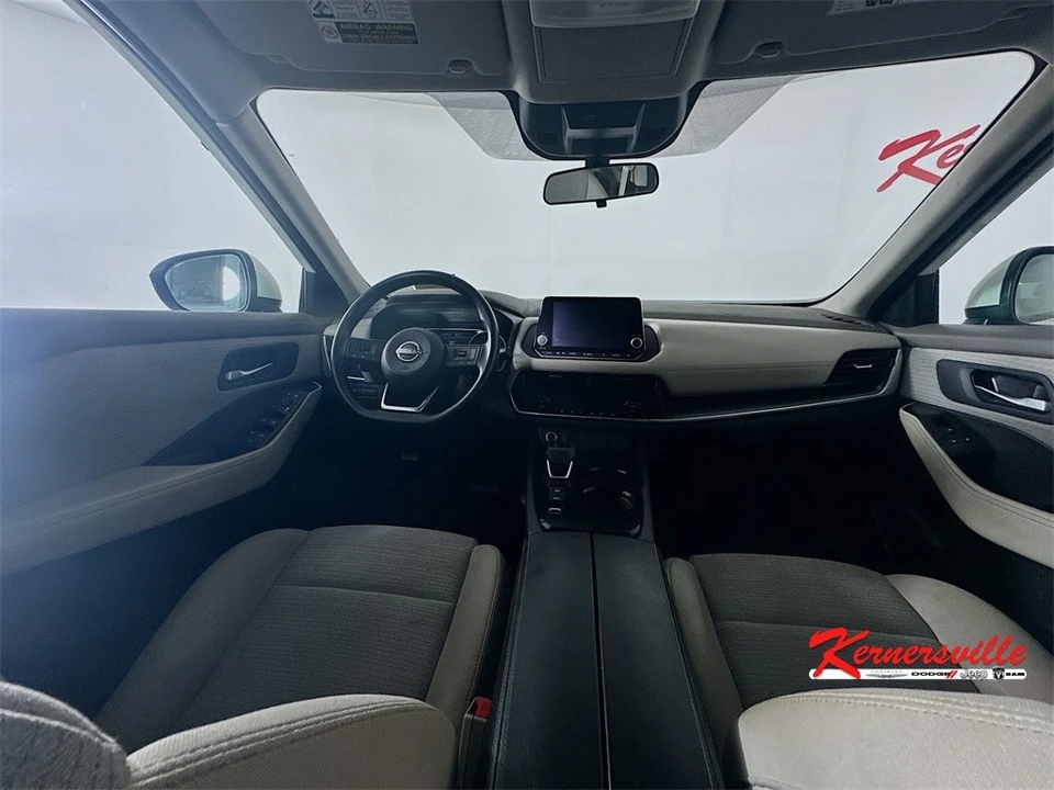 2023 Nissan Rogue - Image 10 of 21