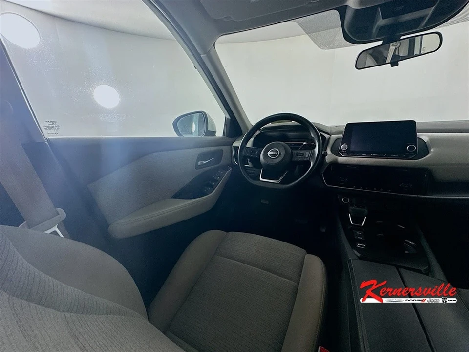 2023 Nissan Rogue - Image 9 of 21
