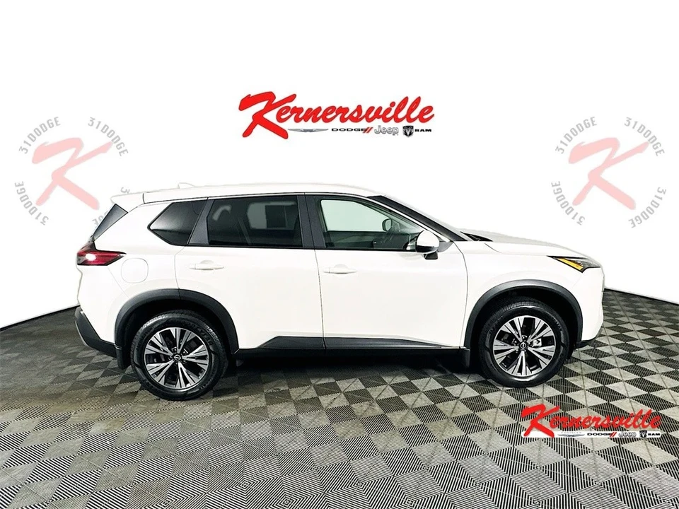 2023 Nissan Rogue - Image 8 of 12