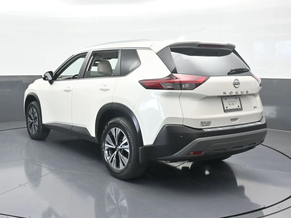 2023 Nissan Rogue - Image 4 of 12