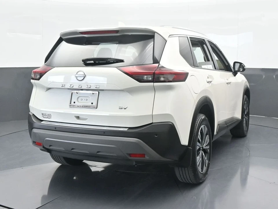 2023 Nissan Rogue - Image 5 of 12