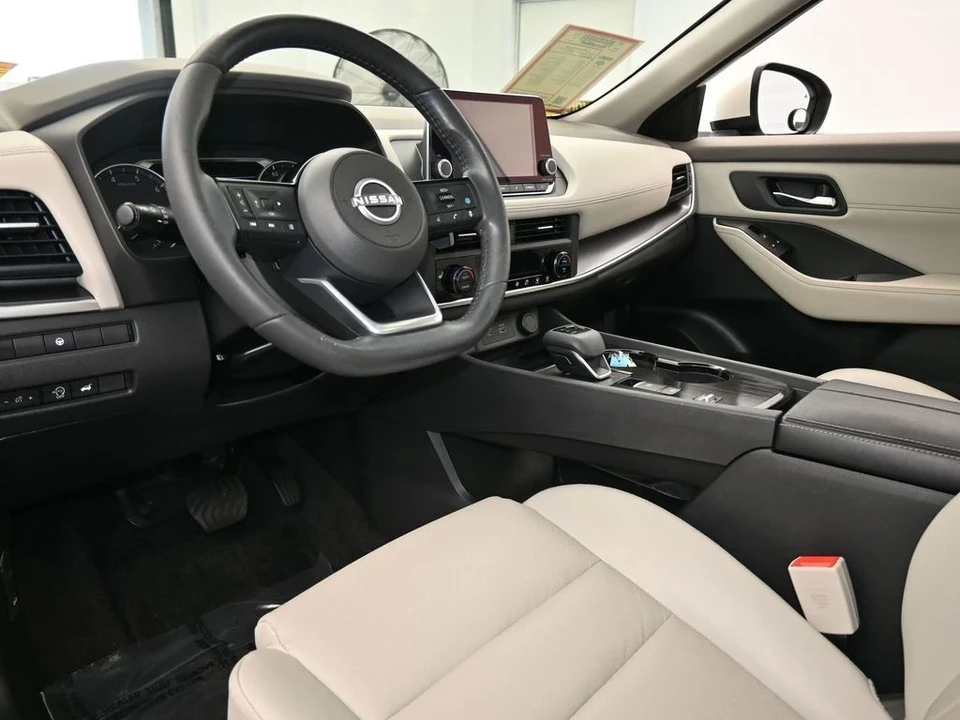 2023 Nissan Rogue - Image 12 of 12