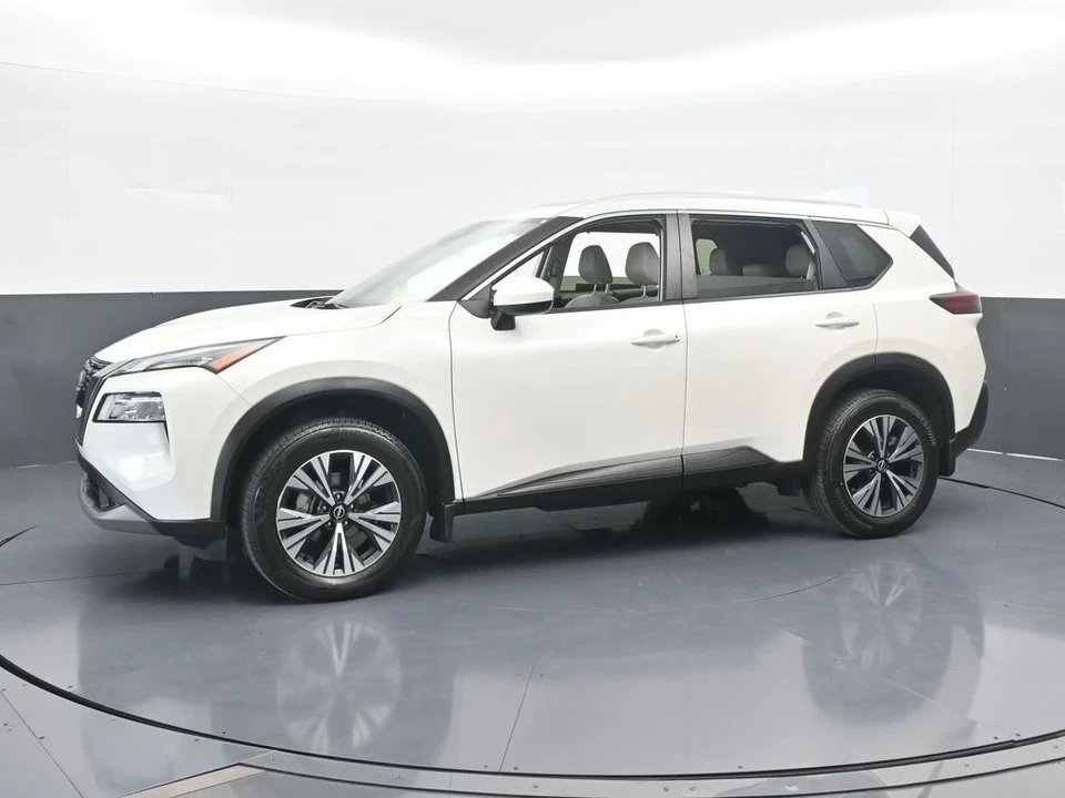 2023 Nissan Rogue - Image 2 of 12