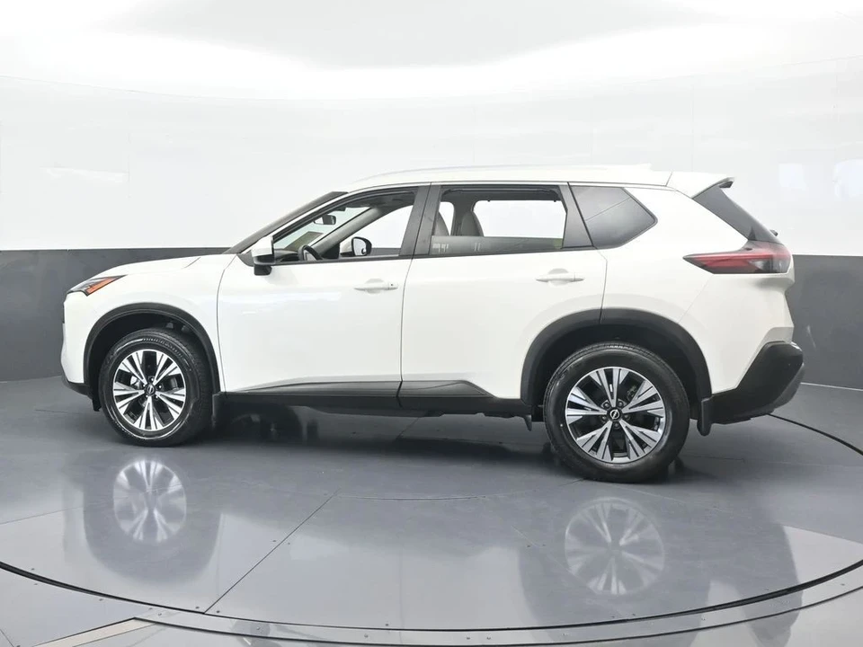2023 Nissan Rogue - Image 3 of 12