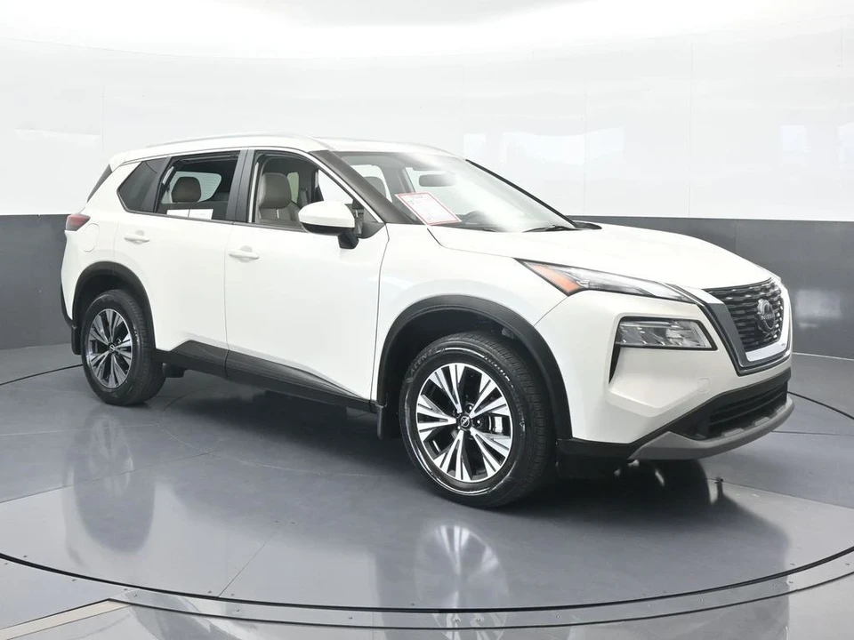 2023 Nissan Rogue - Image 8 of 12