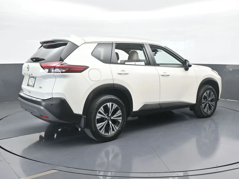 2023 Nissan Rogue - Image 6 of 12
