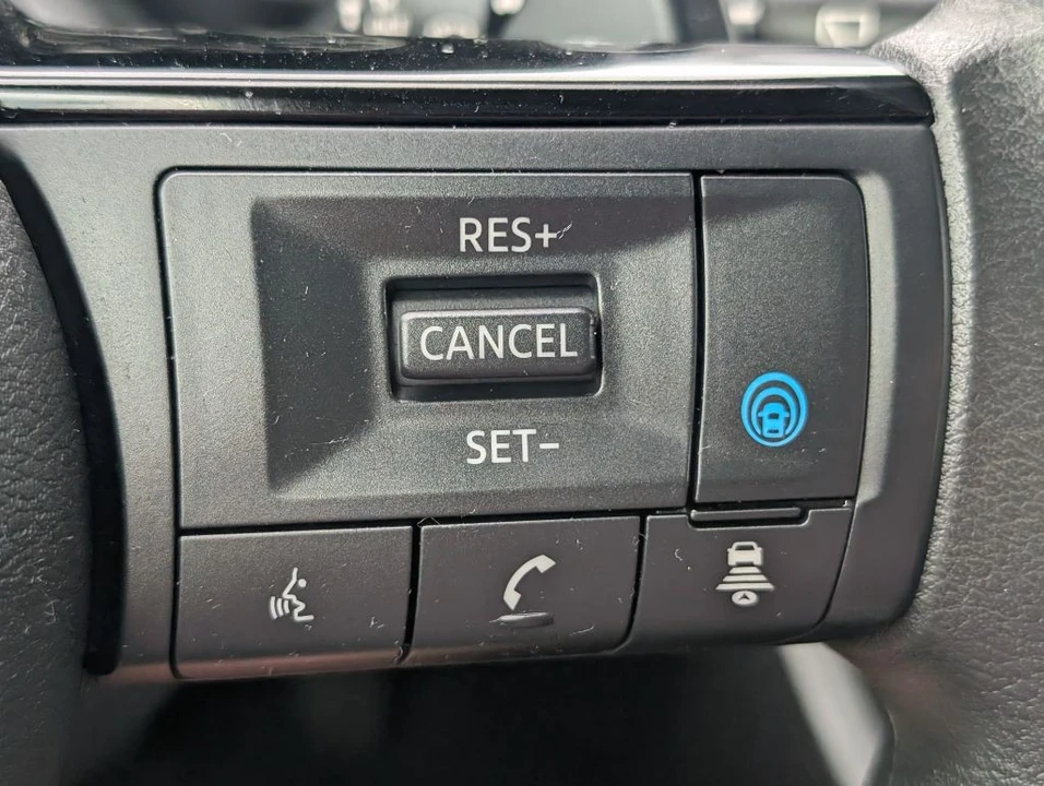 2023 Nissan Rogue - Image 16 of 24