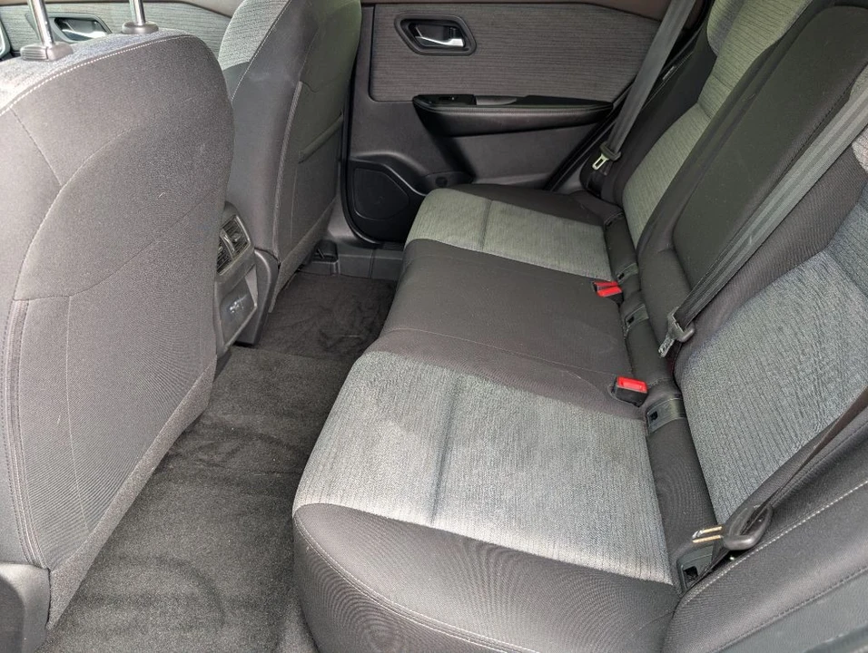 2023 Nissan Rogue - Image 10 of 24