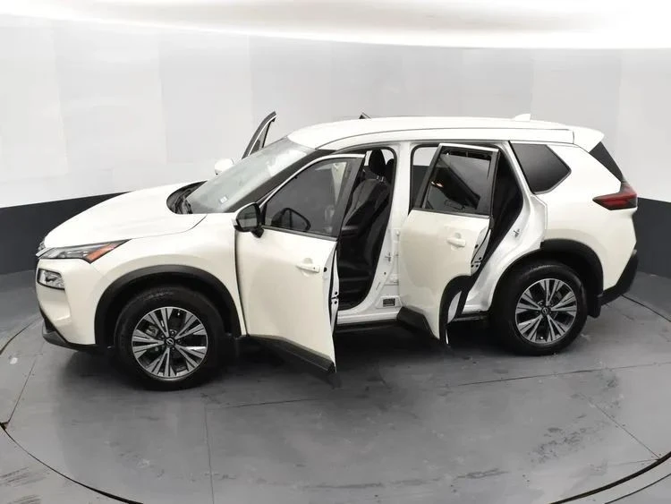 2023 Nissan Rogue - Image 7 of 12