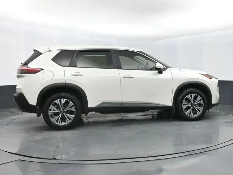 2023 Nissan Rogue - Image 4 of 12