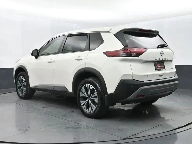 2023 Nissan Rogue - Image 9 of 12