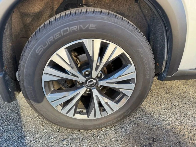 2023 Nissan Rogue - Image 11 of 12