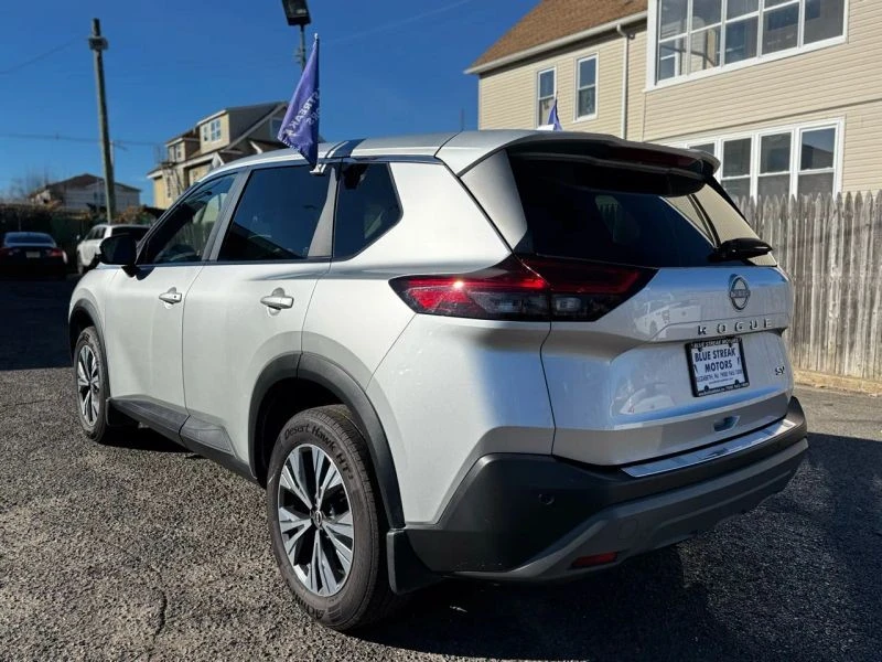 2023 Nissan Rogue - Image 8 of 12