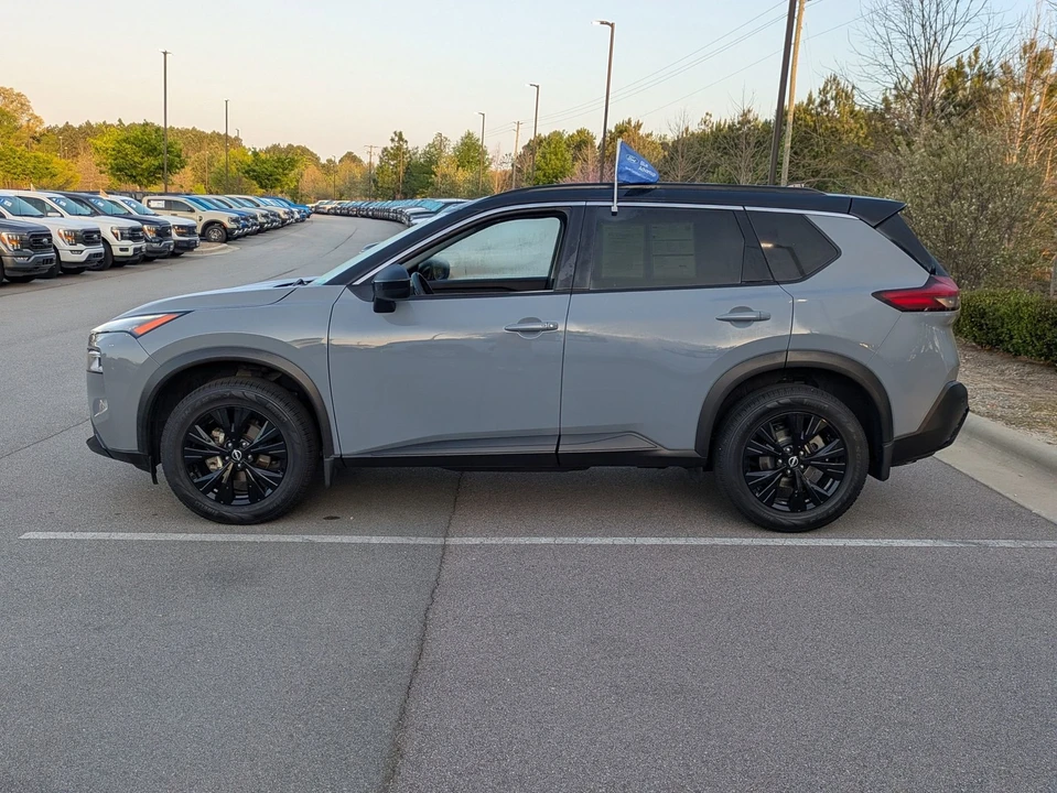 2023 Nissan Rogue - Image 7 of 21