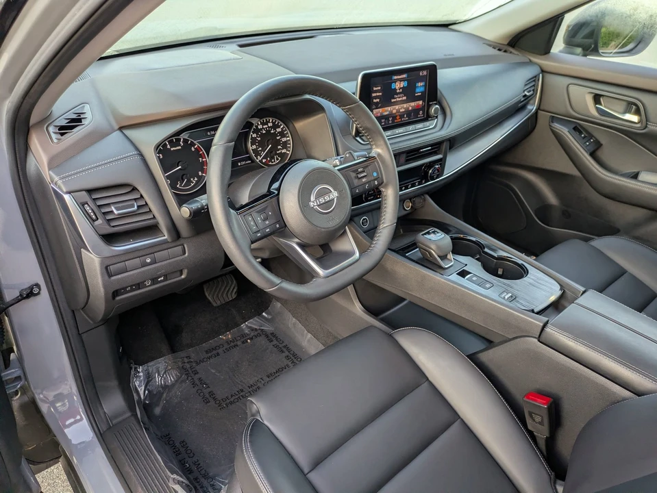 2023 Nissan Rogue - Image 14 of 21