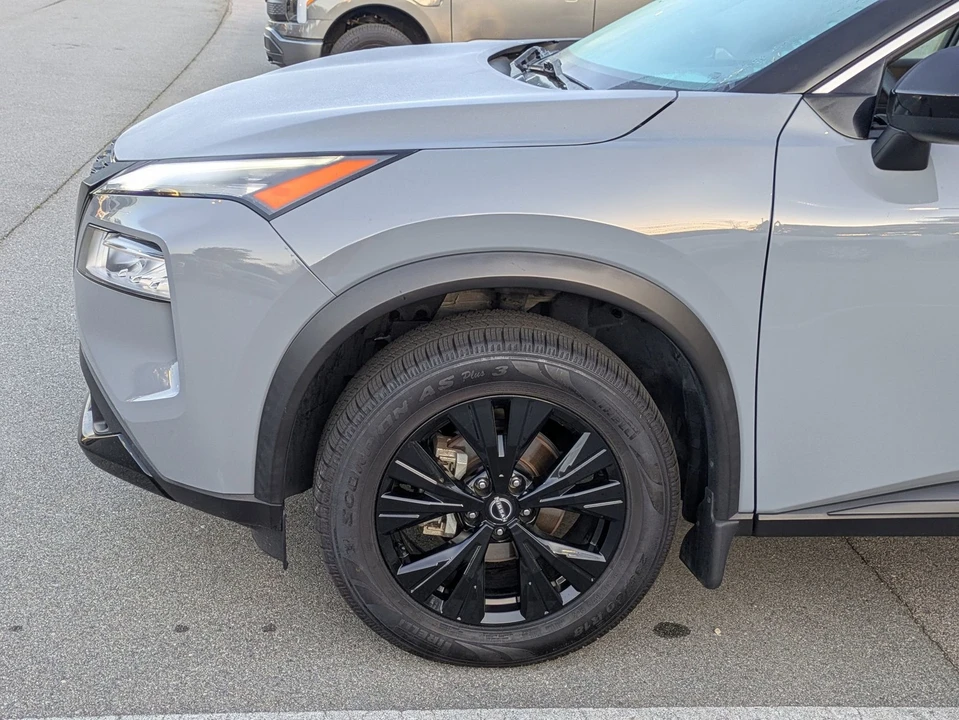 2023 Nissan Rogue - Image 11 of 21