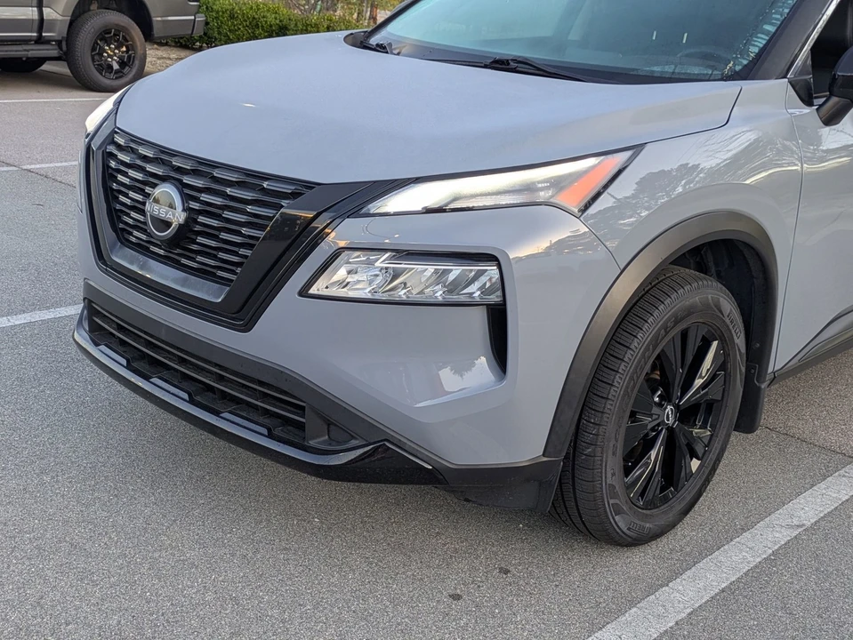 2023 Nissan Rogue - Image 10 of 21
