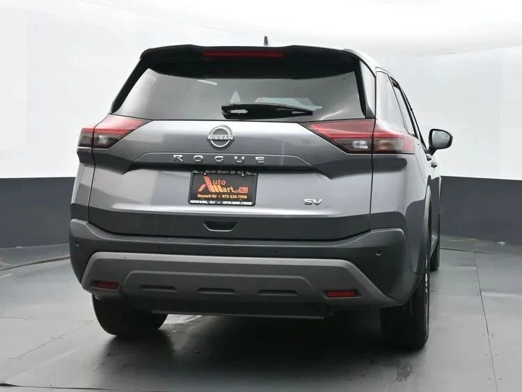 2023 Nissan Rogue - Image 8 of 12