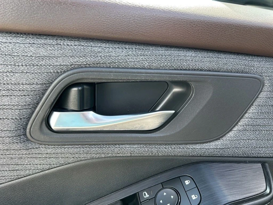 2023 Nissan Rogue - Image 12 of 12