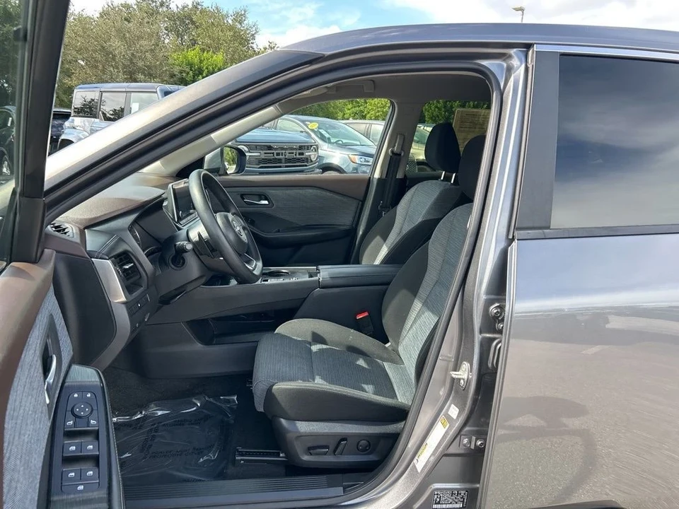 2023 Nissan Rogue - Image 9 of 12