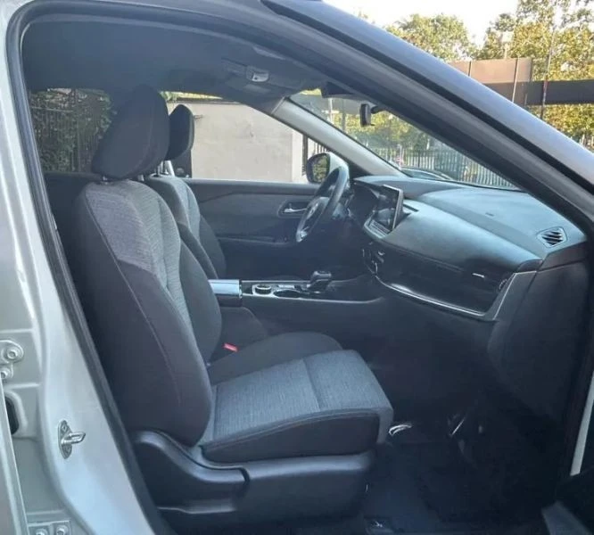 2023 Nissan Rogue - Image 10 of 12