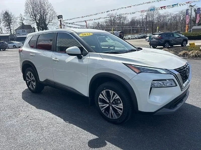2023 Nissan Rogue - Image 2 of 12