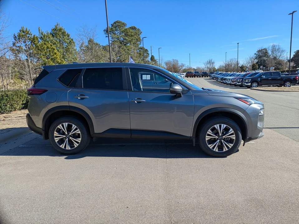 2023 Nissan Rogue - Image 3 of 12