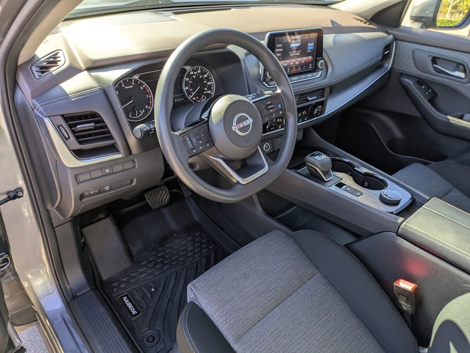 2023 Nissan Rogue - Image 14 of 21