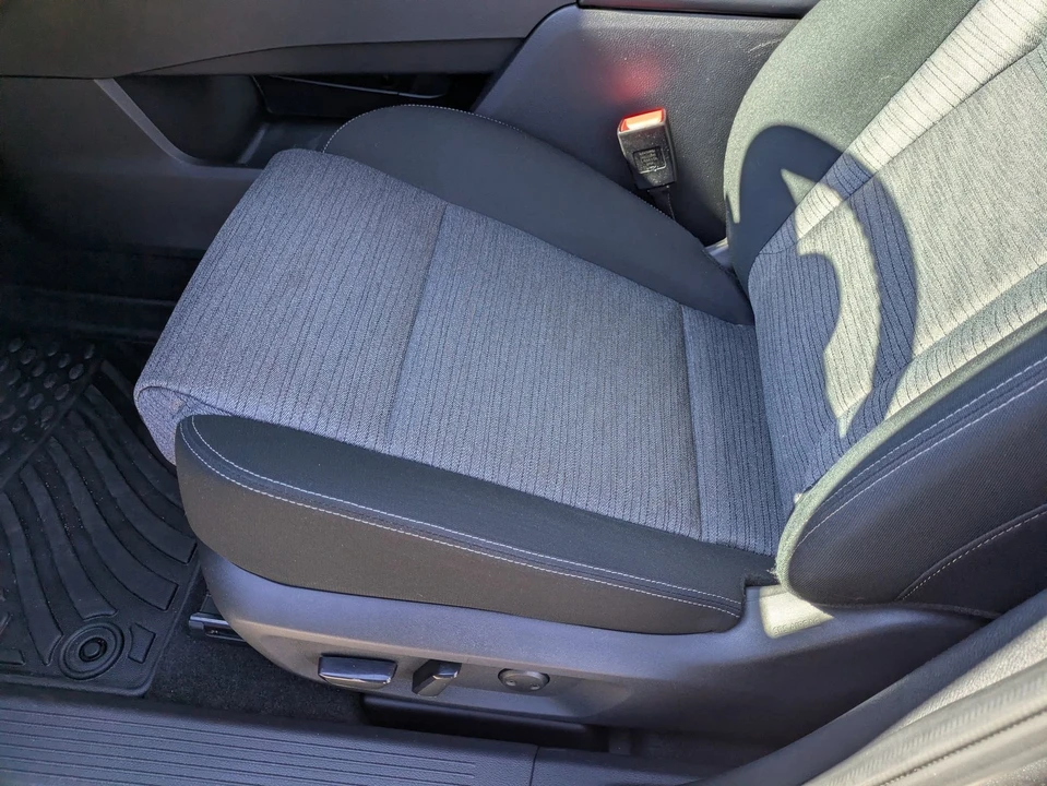 2023 Nissan Rogue - Image 13 of 21