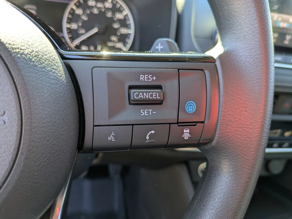 2023 Nissan Rogue - Image 19 of 21
