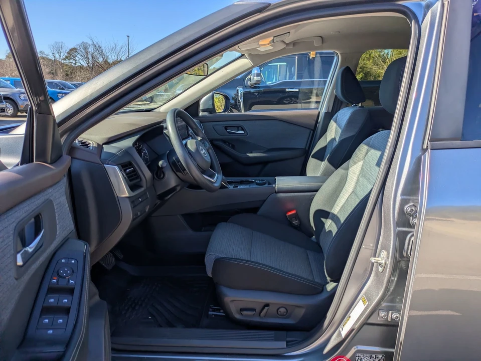 2023 Nissan Rogue - Image 12 of 21